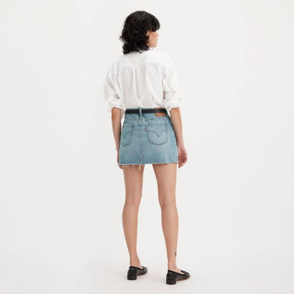 Open Box - Levi's - Women's Iconic Mini Skirt - Wove Woven Minutes - Picture 3 of 3